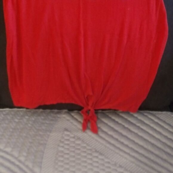 Red happy sleeveless cropped tie at the waist top - Picture 6 of 8